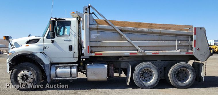 image for item DX7035 2010 International Workstar 7600 dump truck