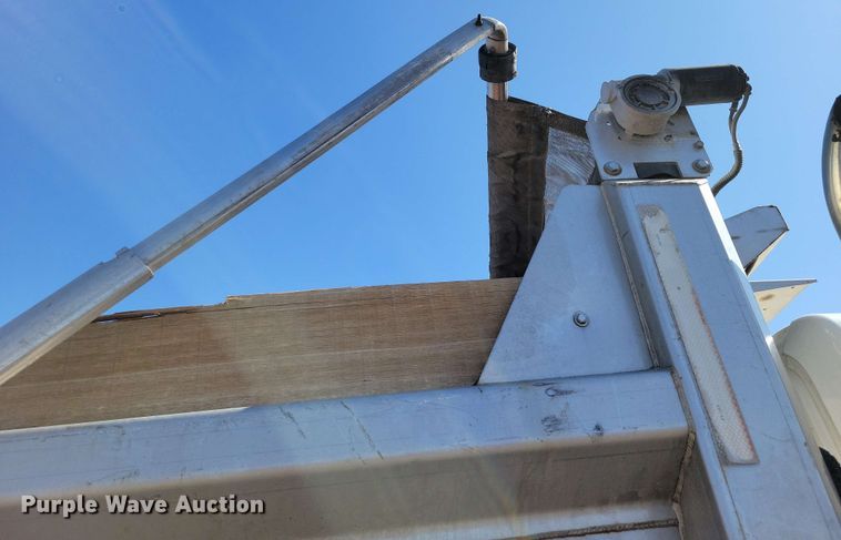 image for item DX7035 2010 International Workstar 7600 dump truck