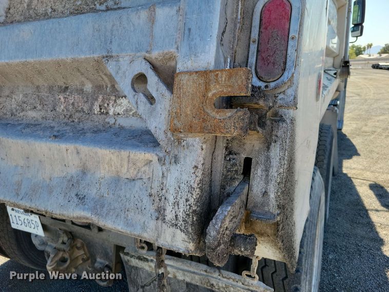 image for item DX7035 2010 International Workstar 7600 dump truck