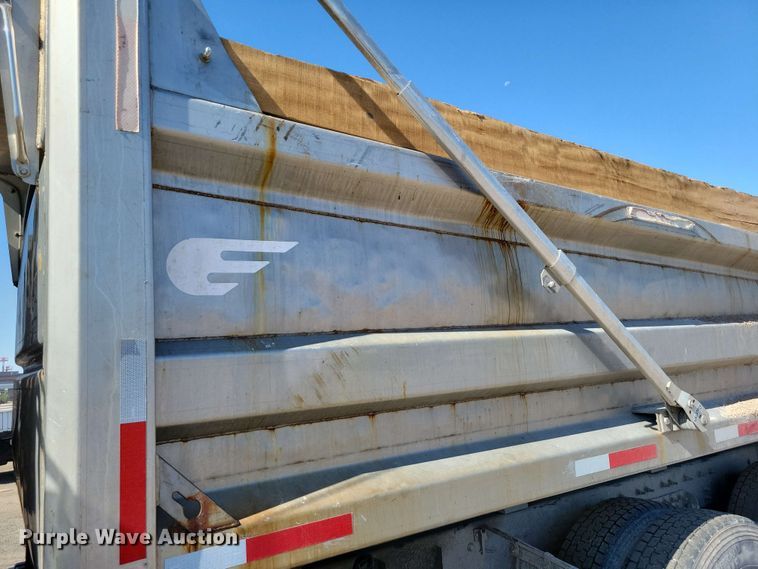 image for item DX7035 2010 International Workstar 7600 dump truck