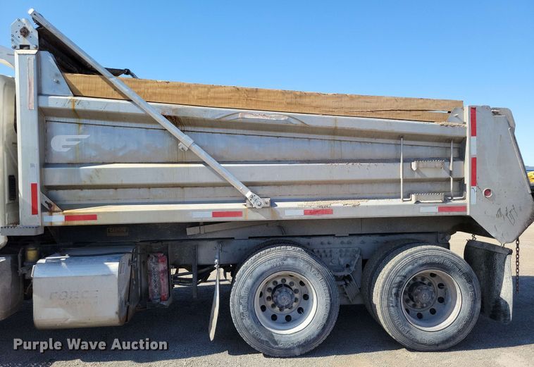 image for item DX7035 2010 International Workstar 7600 dump truck