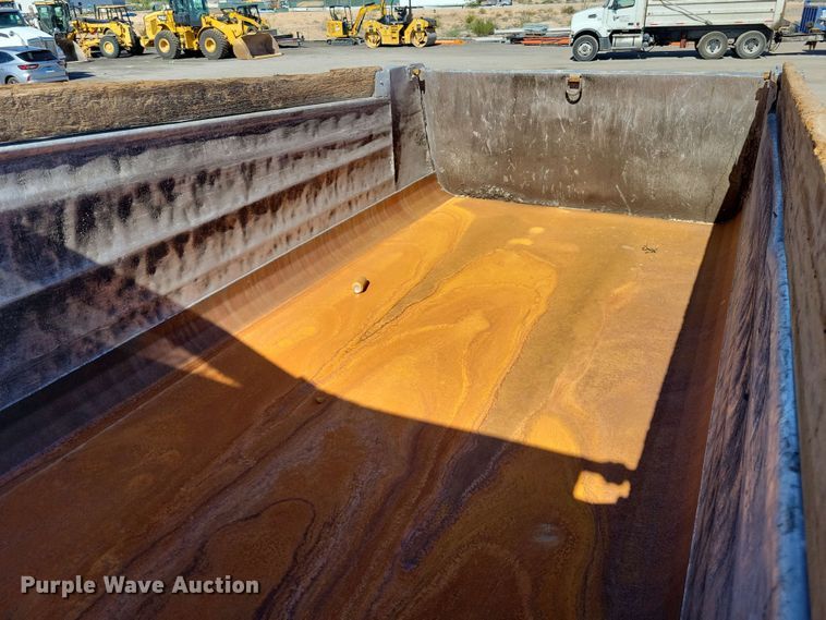 image for item DX7035 2010 International Workstar 7600 dump truck