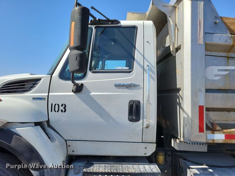 image for item DX7035 2010 International Workstar 7600 dump truck