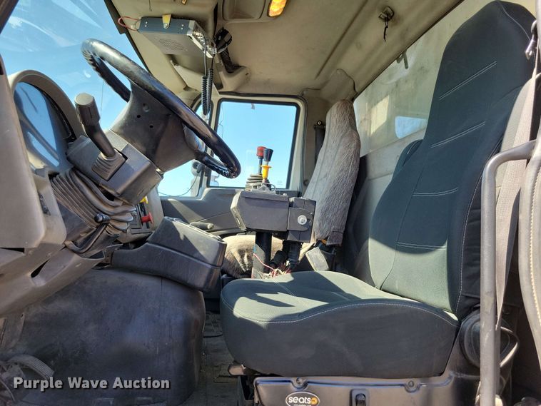 image for item DX7035 2010 International Workstar 7600 dump truck