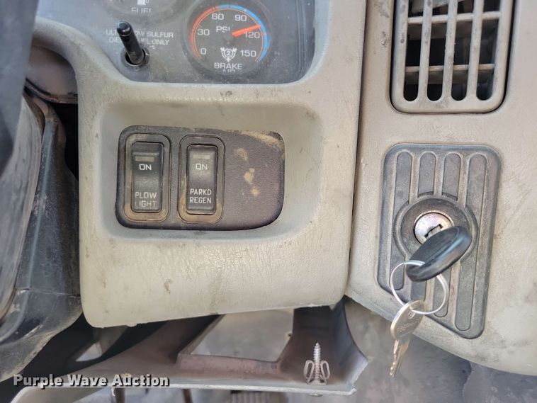 image for item DX7035 2010 International Workstar 7600 dump truck