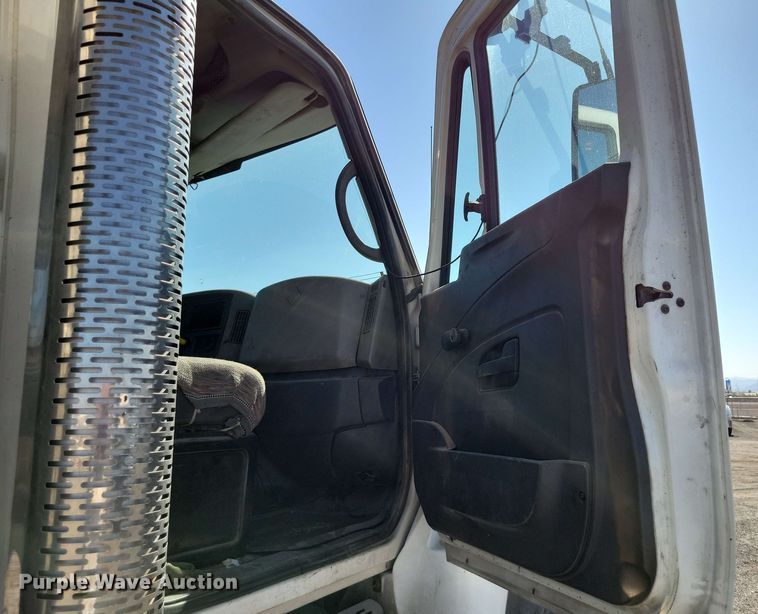 image for item DX7035 2010 International Workstar 7600 dump truck