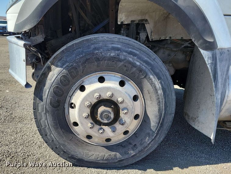 image for item DX7035 2010 International Workstar 7600 dump truck