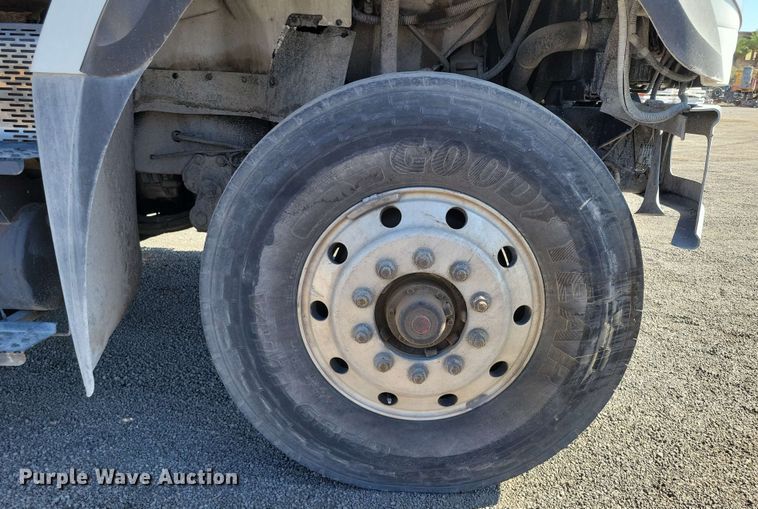 image for item DX7035 2010 International Workstar 7600 dump truck