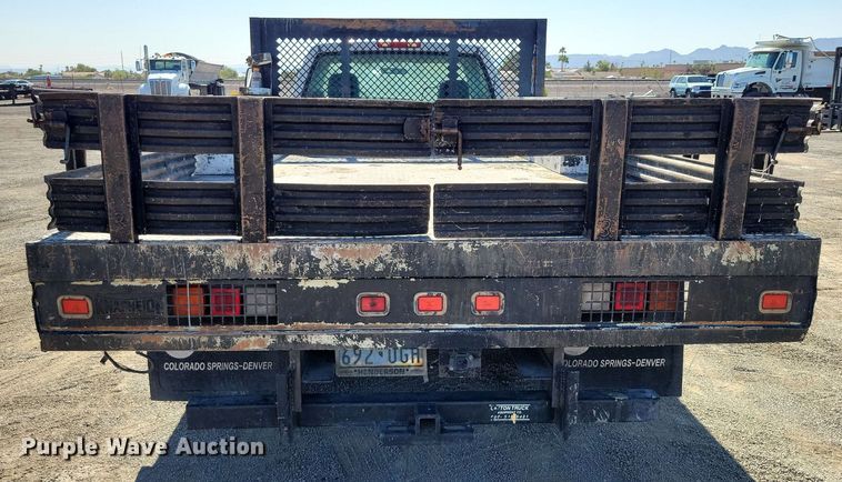 image for item DX7036 2007 Chevrolet Silverado 3500 flatbed pickup truck