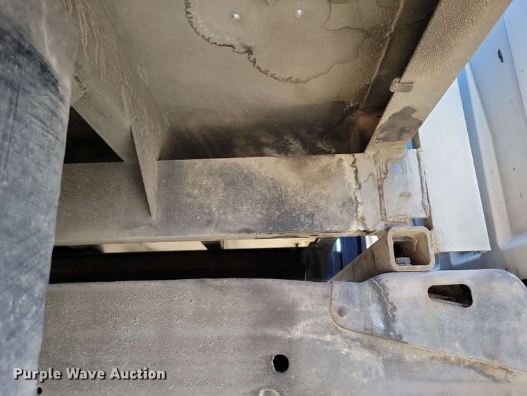 image for item DX7036 2007 Chevrolet Silverado 3500 flatbed pickup truck