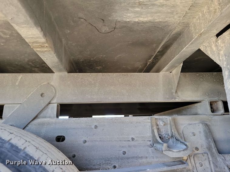 image for item DX7036 2007 Chevrolet Silverado 3500 flatbed pickup truck