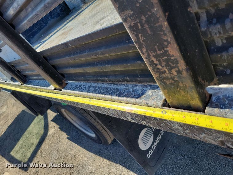 image for item DX7036 2007 Chevrolet Silverado 3500 flatbed pickup truck