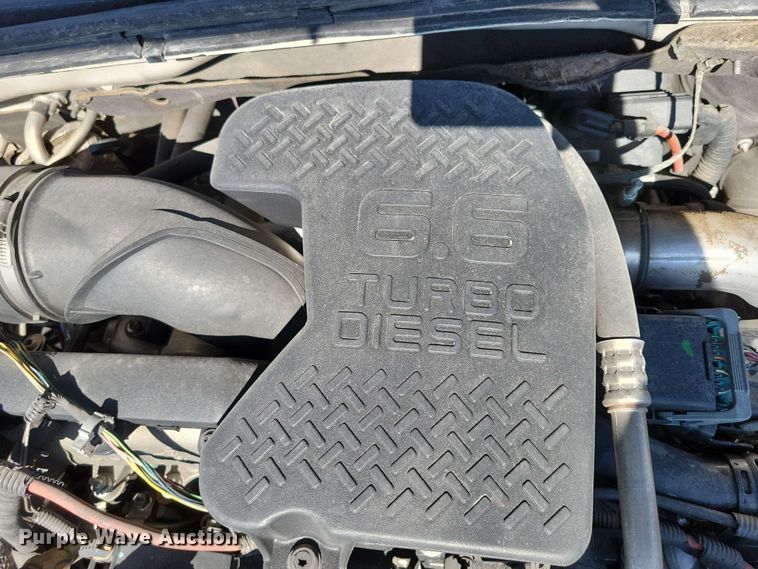 image for item DX7036 2007 Chevrolet Silverado 3500 flatbed pickup truck