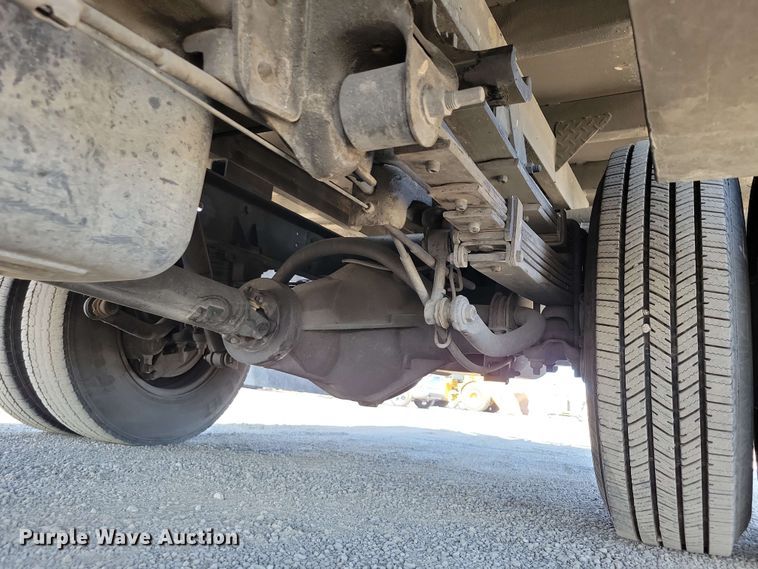 image for item DX7036 2007 Chevrolet Silverado 3500 flatbed pickup truck