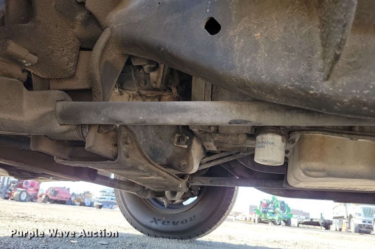 image for item DX7036 2007 Chevrolet Silverado 3500 flatbed pickup truck