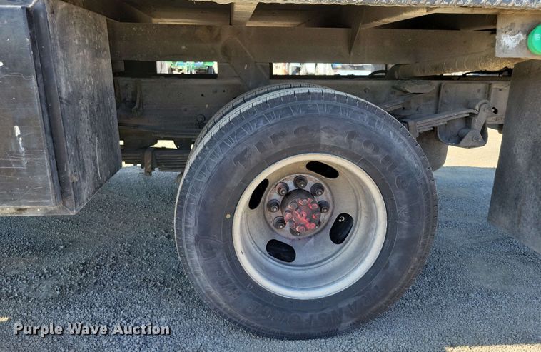 image for item DX7036 2007 Chevrolet Silverado 3500 flatbed pickup truck