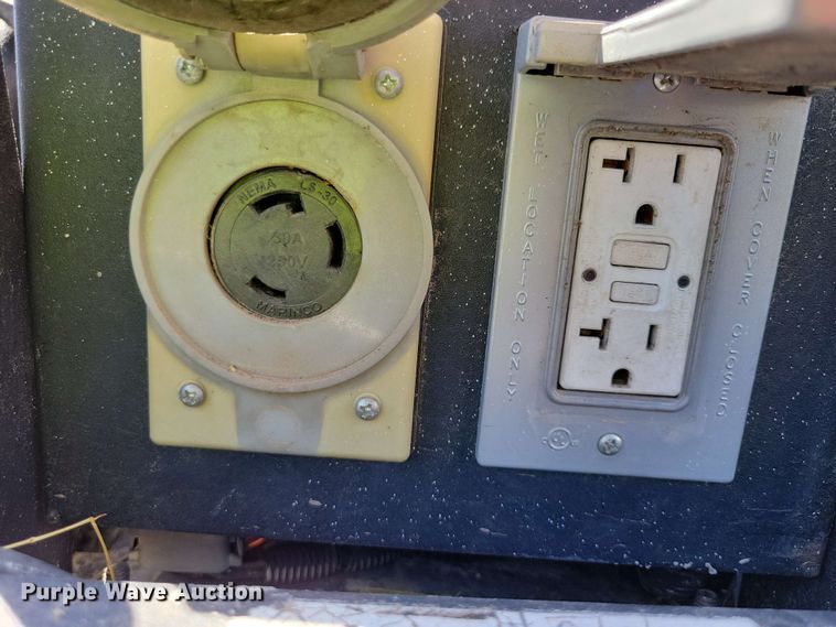 image for item DX7037 2017 Generac Magnum MLT6SK light plant