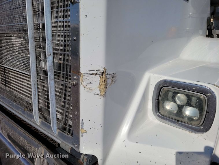 image for item DX7076 2008 Kenworth T800 semi truck