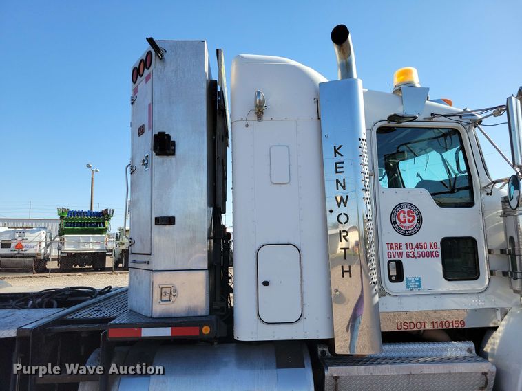 image for item DX7076 2008 Kenworth T800 semi truck