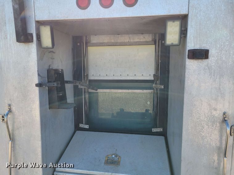 image for item DX7076 2008 Kenworth T800 semi truck