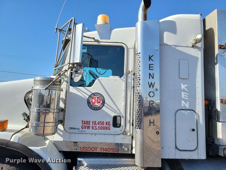 image for item DX7076 2008 Kenworth T800 semi truck
