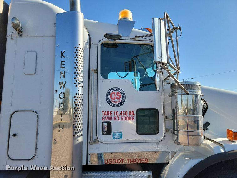 image for item DX7076 2008 Kenworth T800 semi truck