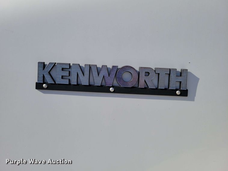 image for item DX7076 2008 Kenworth T800 semi truck