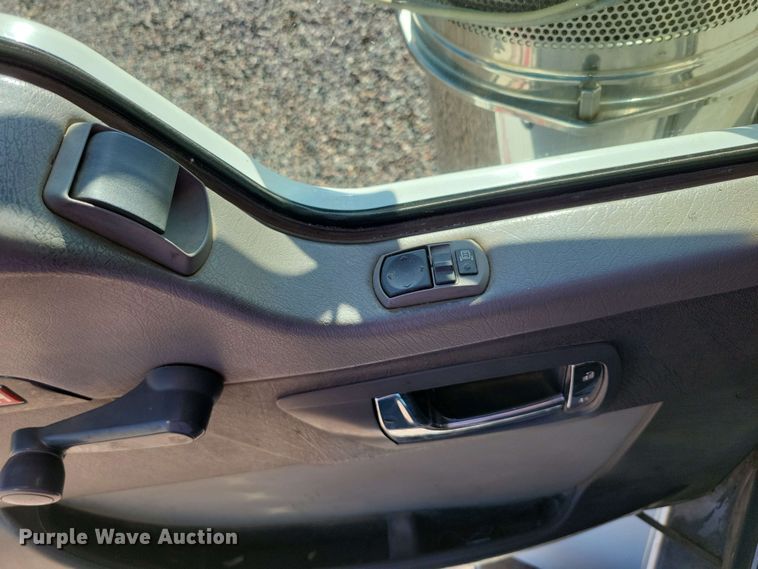 image for item DX7076 2008 Kenworth T800 semi truck