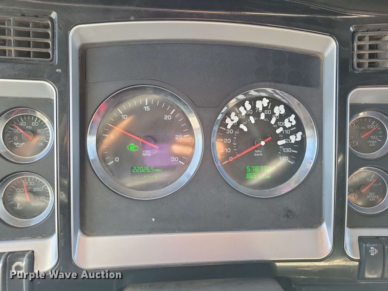 image for item DX7076 2008 Kenworth T800 semi truck