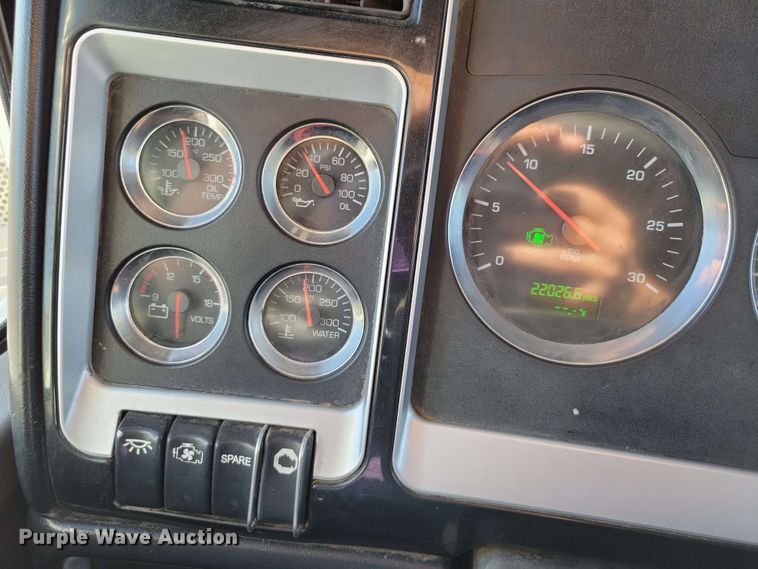 image for item DX7076 2008 Kenworth T800 semi truck