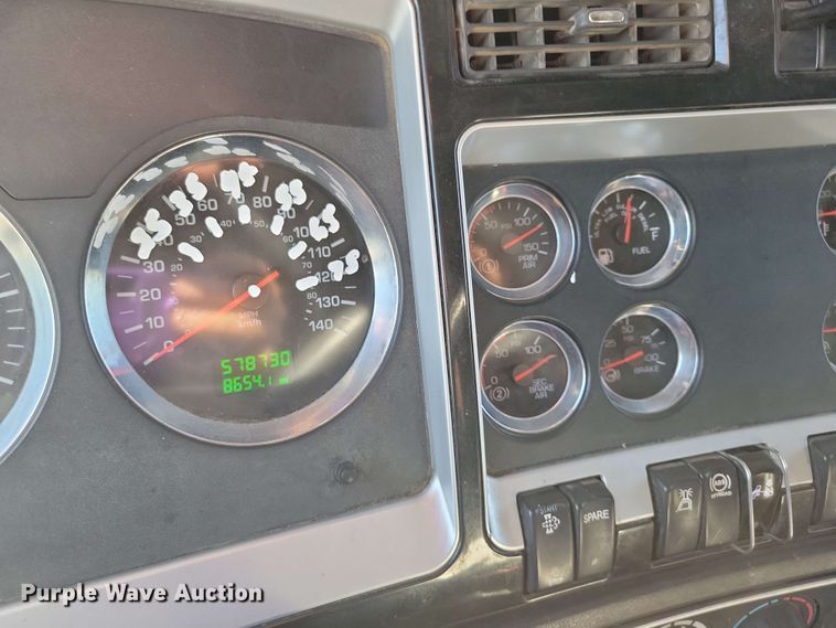 image for item DX7076 2008 Kenworth T800 semi truck