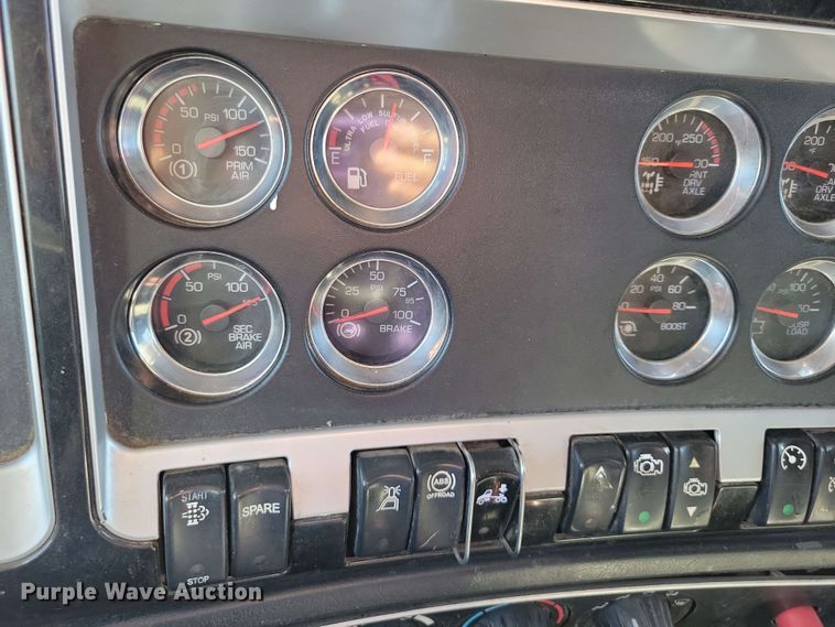 image for item DX7076 2008 Kenworth T800 semi truck