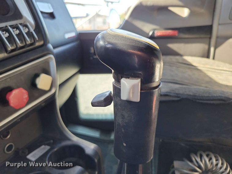 image for item DX7076 2008 Kenworth T800 semi truck