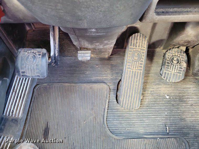 image for item DX7076 2008 Kenworth T800 semi truck