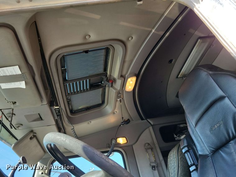 image for item DX7076 2008 Kenworth T800 semi truck