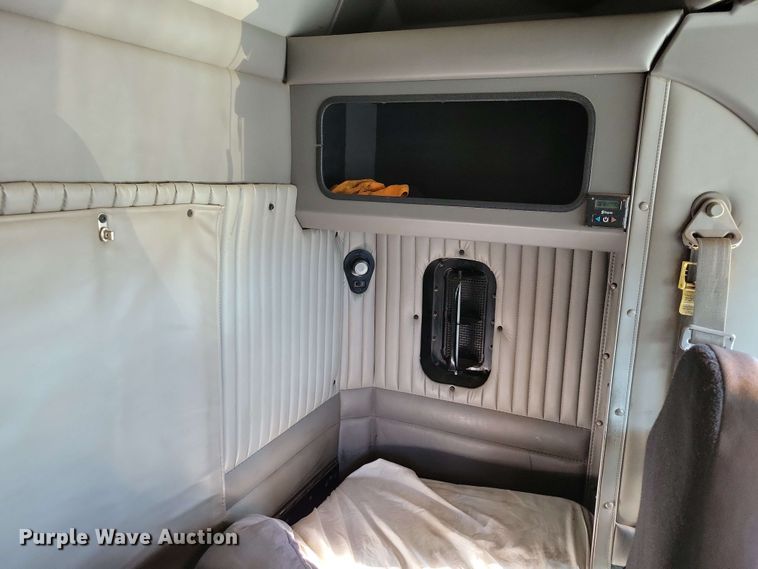 image for item DX7076 2008 Kenworth T800 semi truck