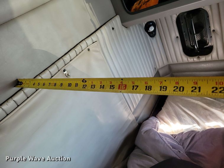 image for item DX7076 2008 Kenworth T800 semi truck