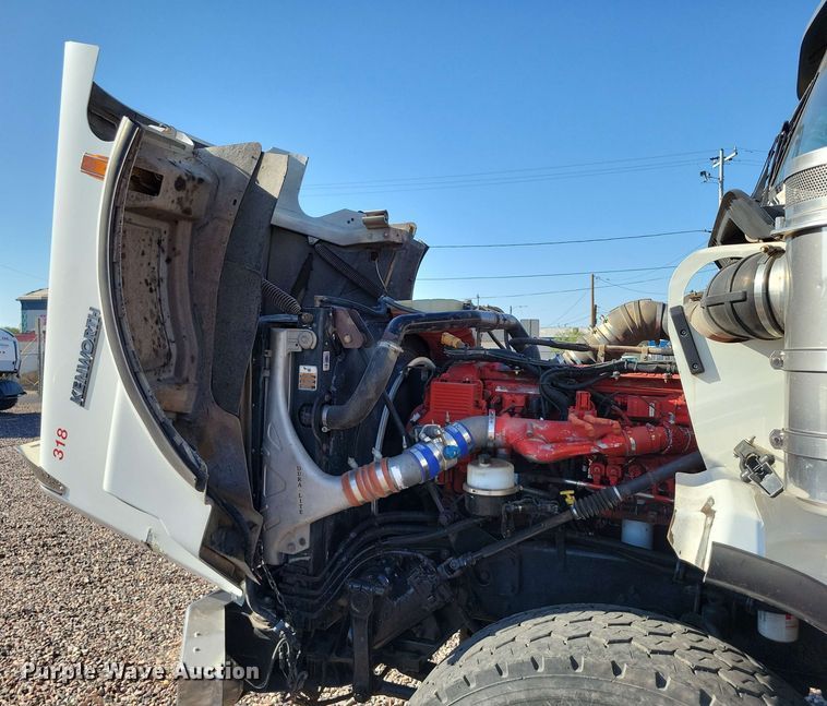 image for item DX7076 2008 Kenworth T800 semi truck