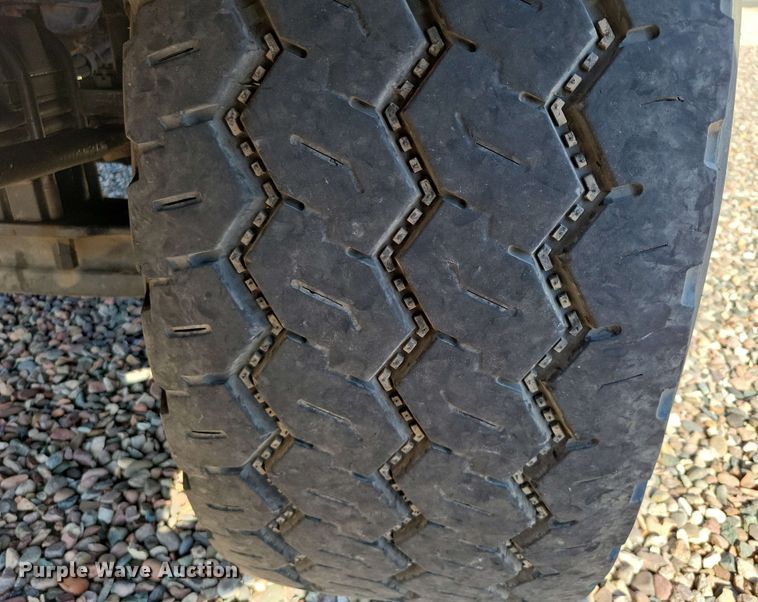 image for item DX7076 2008 Kenworth T800 semi truck