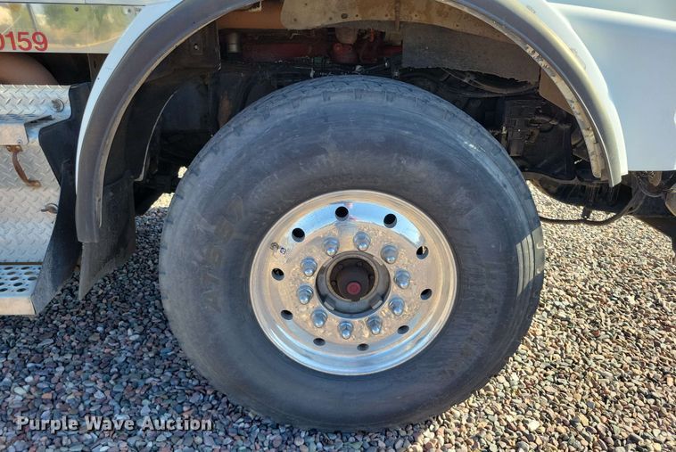 image for item DX7076 2008 Kenworth T800 semi truck