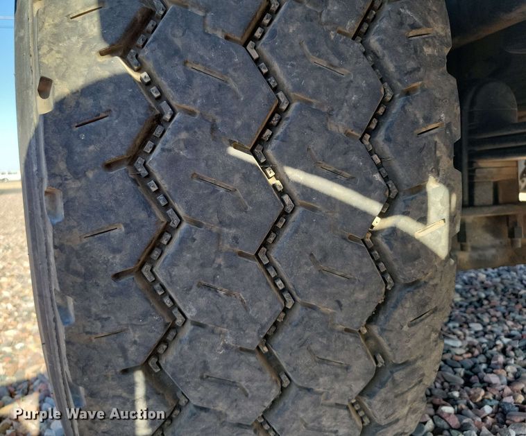 image for item DX7076 2008 Kenworth T800 semi truck