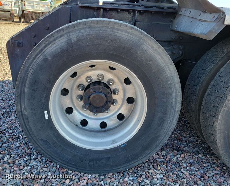 image for item DX7076 2008 Kenworth T800 semi truck