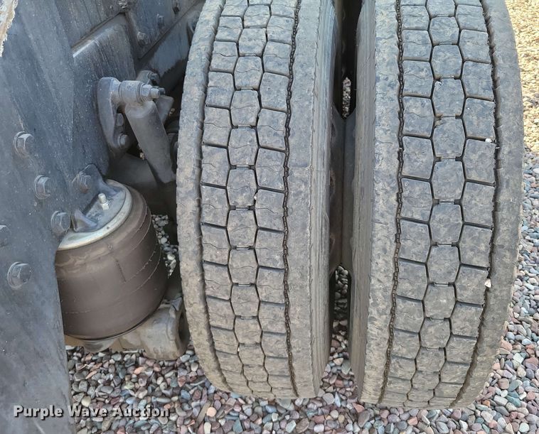 image for item DX7076 2008 Kenworth T800 semi truck