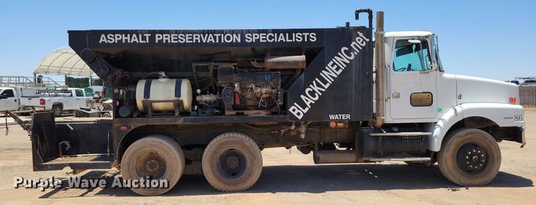 image for item DX7078 2000 Volvo WG Series asphalt slurry truck