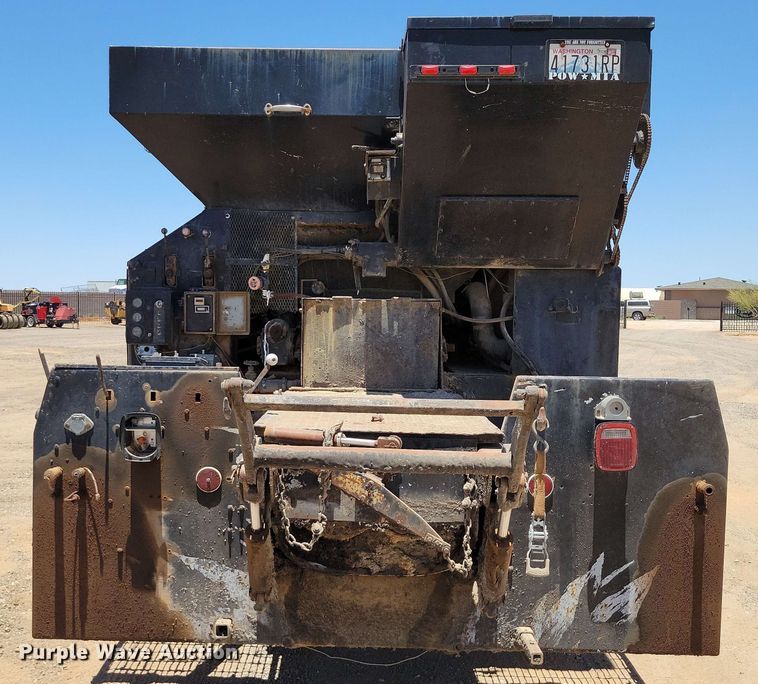 image for item DX7078 2000 Volvo WG Series asphalt slurry truck