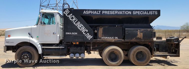 image for item DX7078 2000 Volvo WG Series asphalt slurry truck