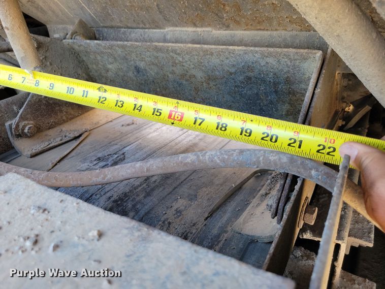 image for item DX7078 2000 Volvo WG Series asphalt slurry truck