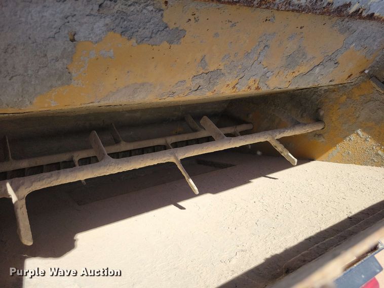 image for item DX7078 2000 Volvo WG Series asphalt slurry truck