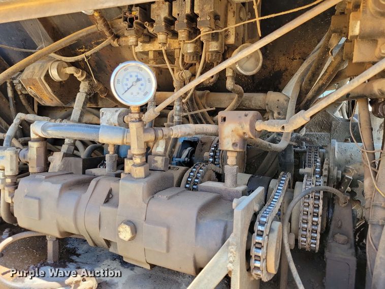 image for item DX7078 2000 Volvo WG Series asphalt slurry truck