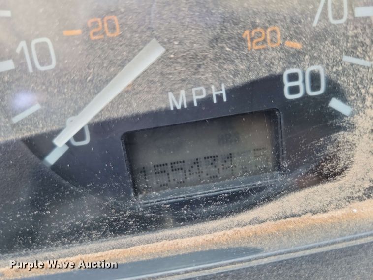 image for item DX7078 2000 Volvo WG Series asphalt slurry truck